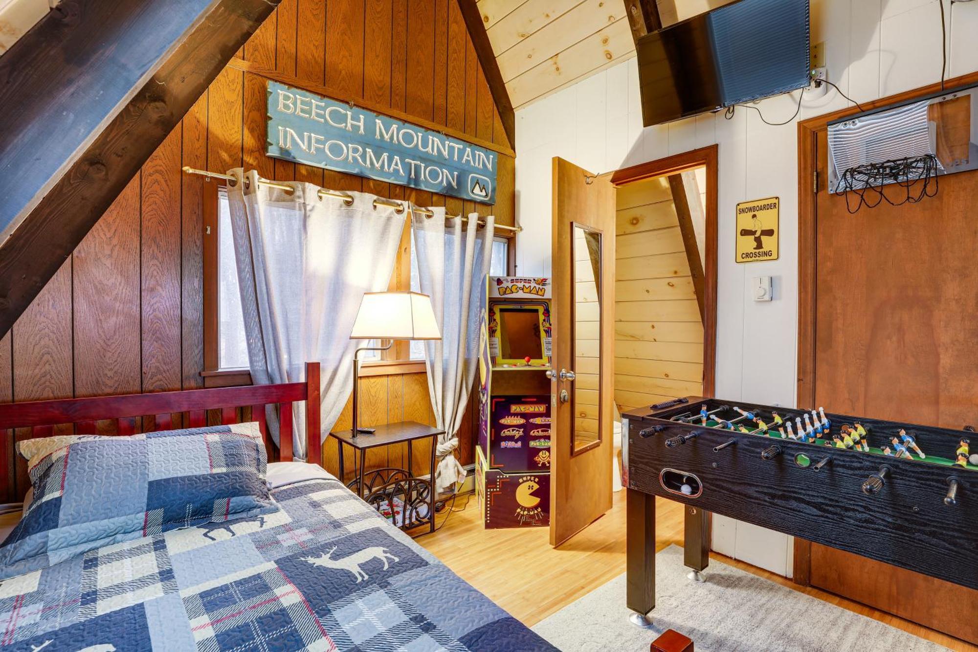 A-Frame Cabin With Hot Tub 1 Mi To Beech Mountain! Eksteriør billede